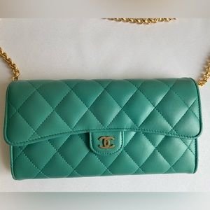 Chanel gusseted long wallet
